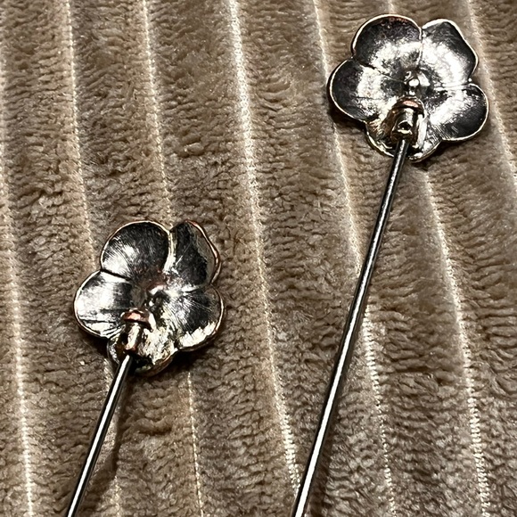 Pair of Vintage Forged Steel Flower Pins – Versatile for Hair, Hats or Clothing - Picture 15 of 17